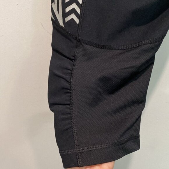 90 Degree By Reflex Black capris Leggings Size Medium - Picture 3 of 11